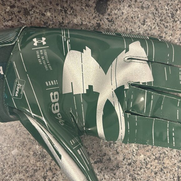 Under Armour Men's UA F8 Football Gloves – Green/Metallic Silver (New) - Picture 3 of 3